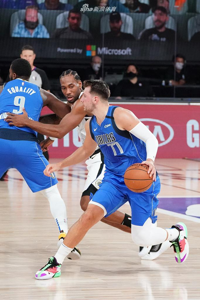 这两位年轻 这两位年轻