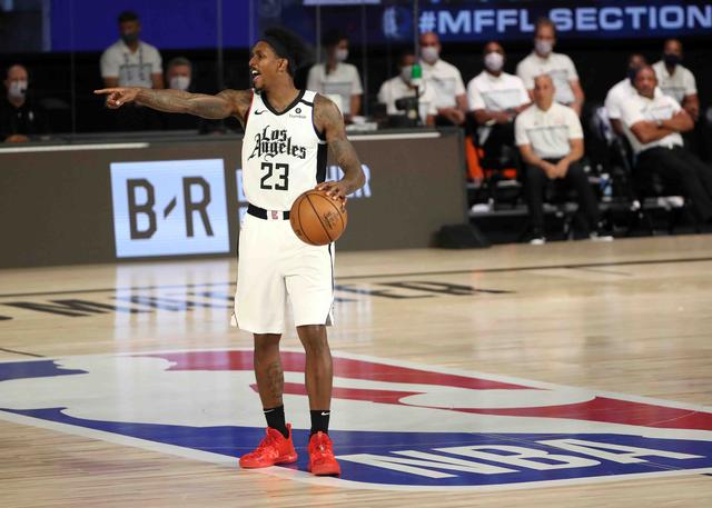 英雄主义的 英雄主义的